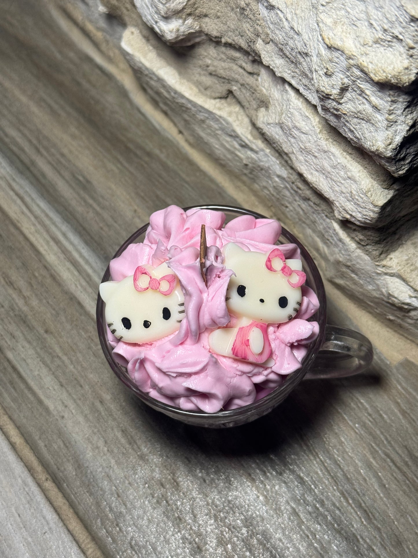 Hello kitty candle