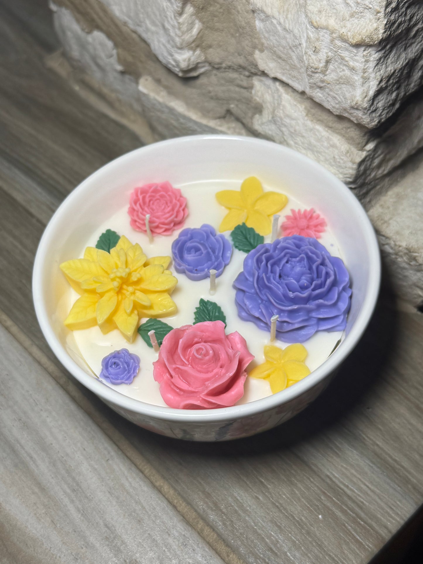 Spring floral bowl candle
