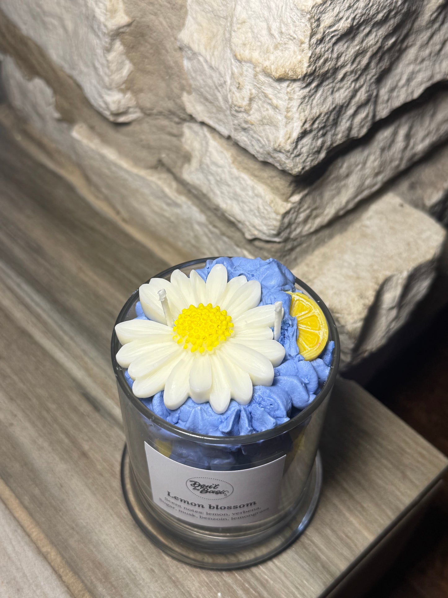 Lemon blossom candle