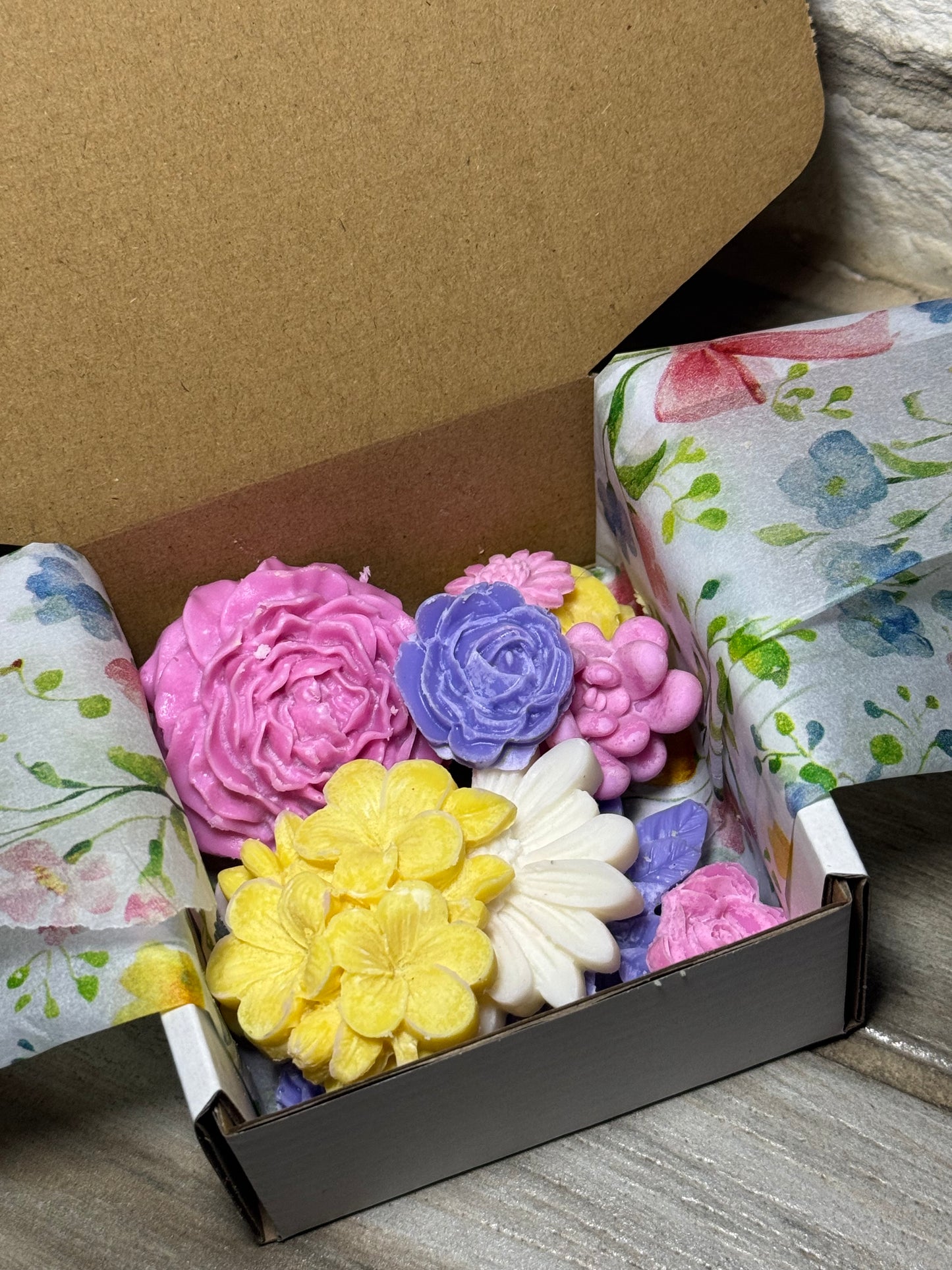 Flower wax melts