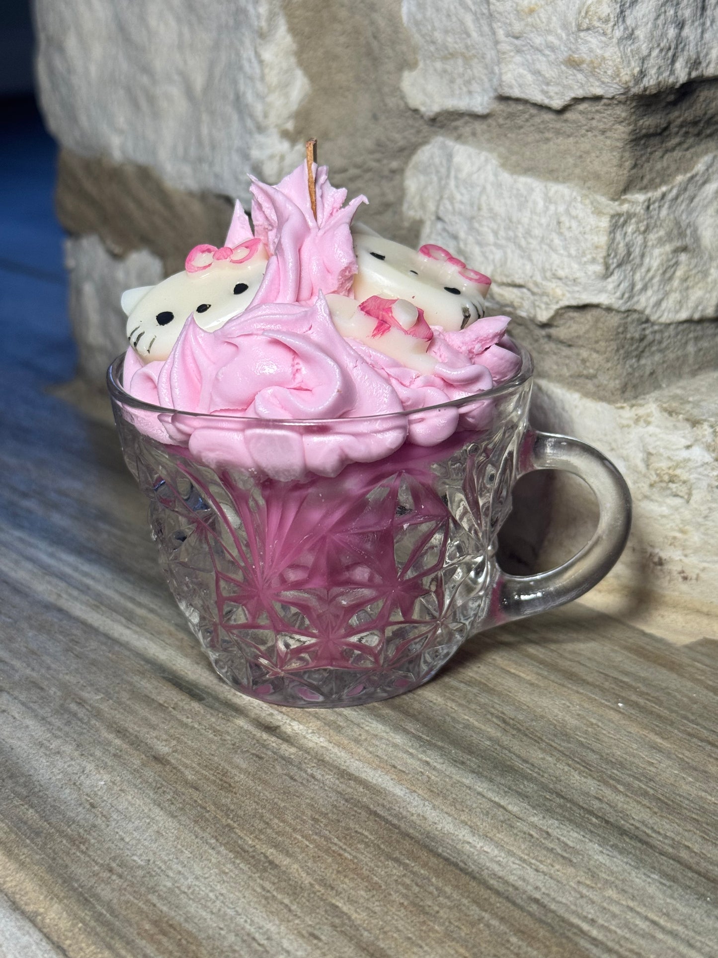 Hello kitty candle