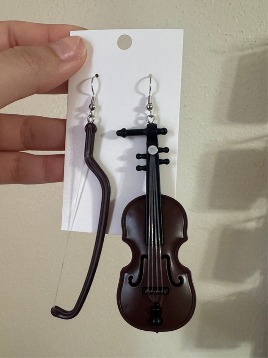 Violin earrings