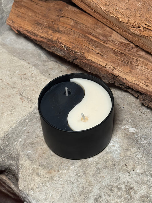 Ying yang candle